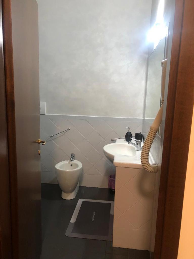Alma Rooms Appia ローマ エクステリア 写真